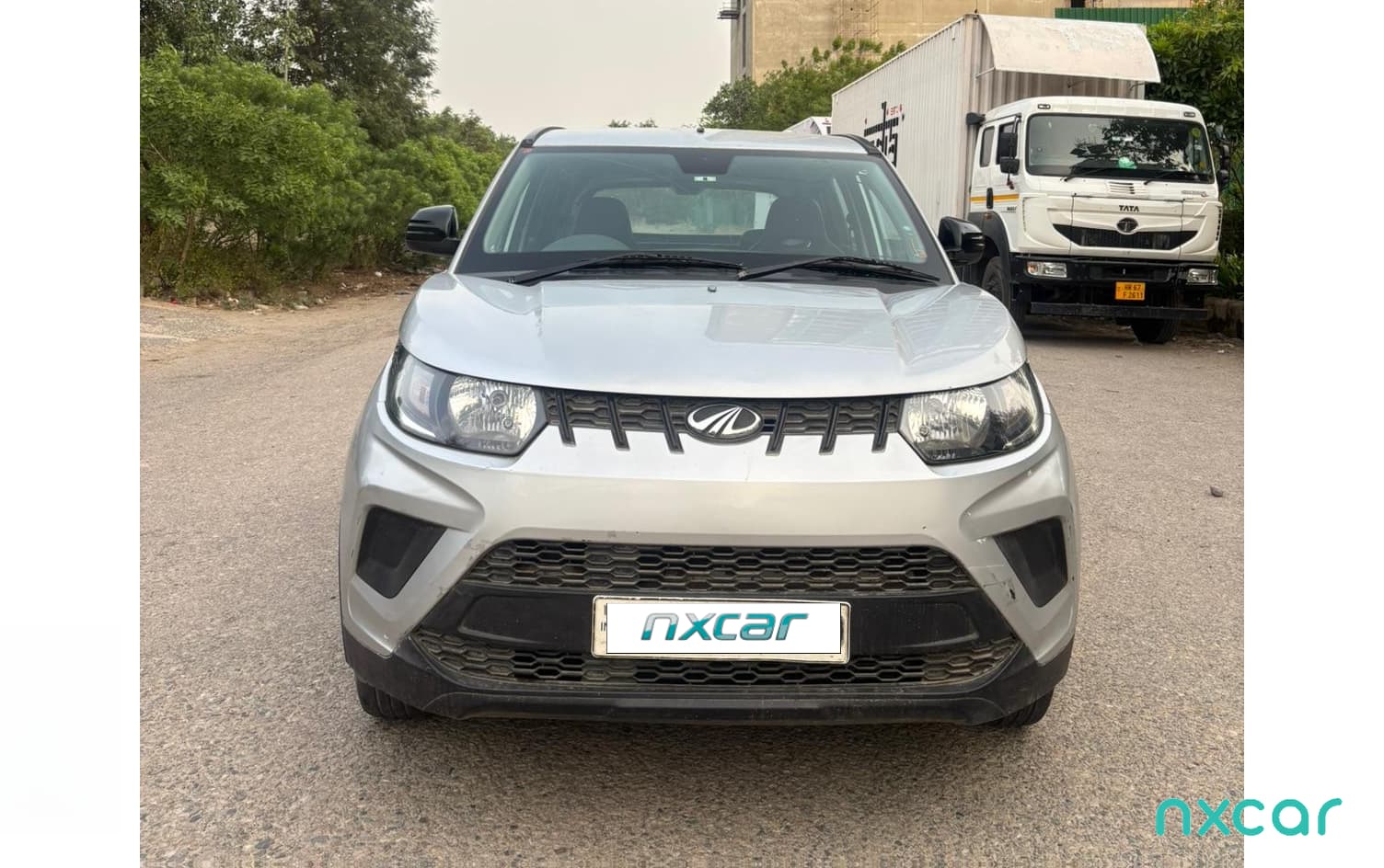 Mahindra KUV100